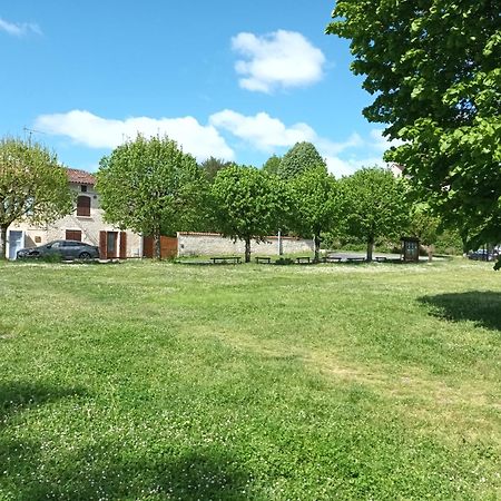 Ferienwohnung Au Bord De La Riviere Verteuil-sur-Charente Exterior foto