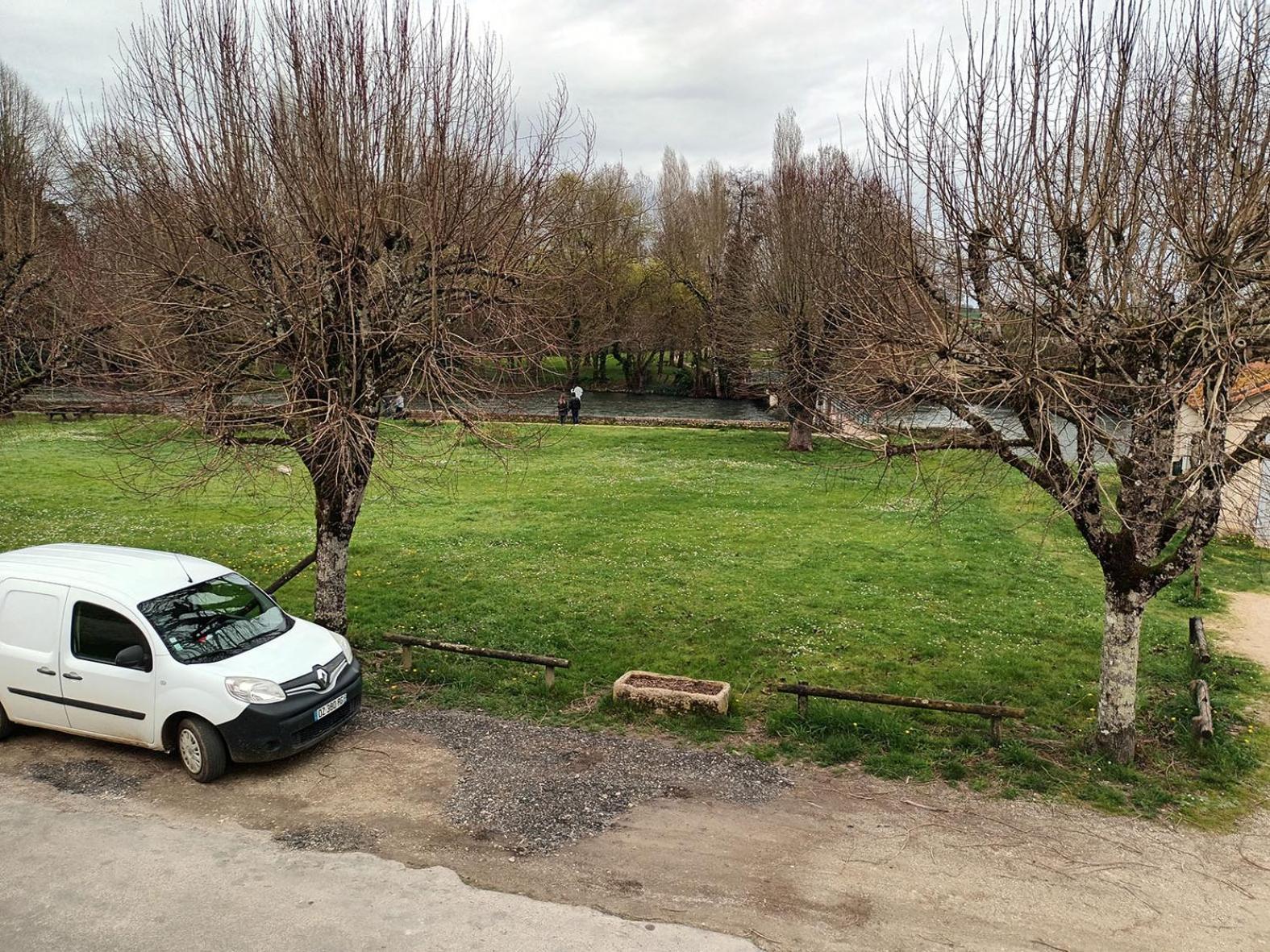 Ferienwohnung Au Bord De La Riviere Verteuil-sur-Charente Exterior foto